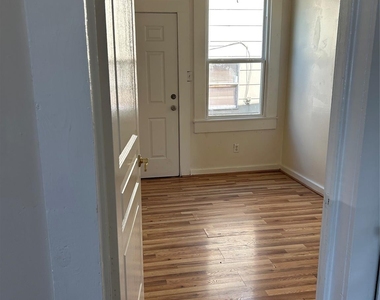 1622 Pannell Street - Photo Thumbnail 7