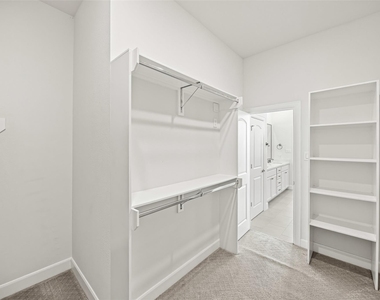 719 Leverkuhn Street - Photo Thumbnail 33