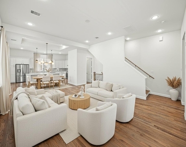 719 Leverkuhn Street - Photo Thumbnail 10
