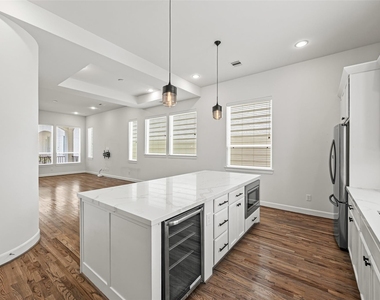 719 Leverkuhn Street - Photo Thumbnail 11