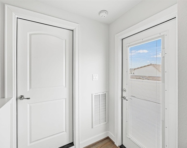719 Leverkuhn Street - Photo Thumbnail 38