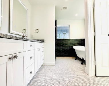 4808 Avenue S - Photo Thumbnail 18
