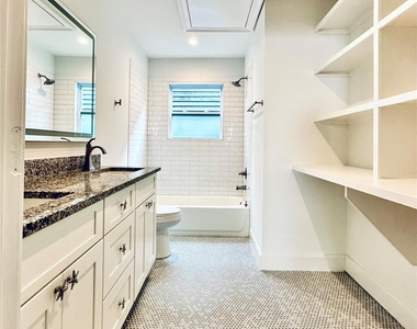4808 Avenue S - Photo Thumbnail 22