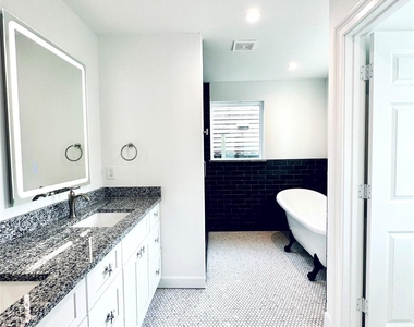 4808 Avenue S - Photo Thumbnail 14