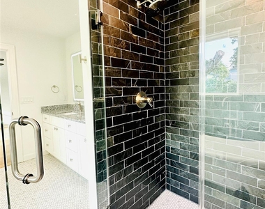 4808 Avenue S - Photo Thumbnail 15