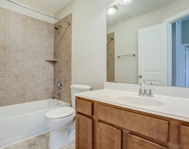 1926 Lansing Cove Drive - Photo Thumbnail 17