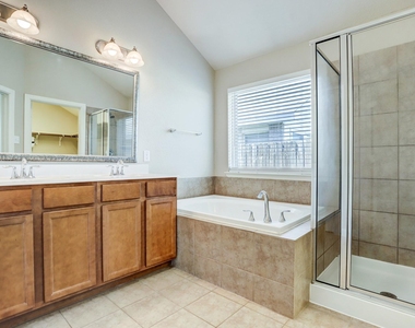 1926 Lansing Cove Drive - Photo Thumbnail 13