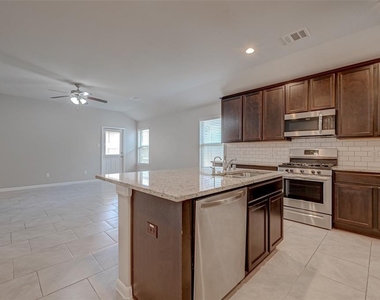 2206 Mirror Ridge Court - Photo Thumbnail 12