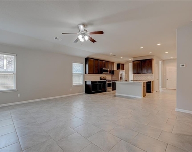 2206 Mirror Ridge Court - Photo Thumbnail 8