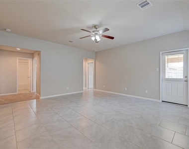2206 Mirror Ridge Court - Photo Thumbnail 6