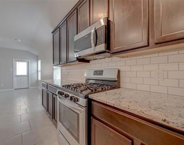 2206 Mirror Ridge Court - Photo Thumbnail 16
