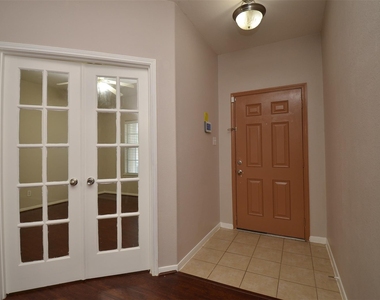 2707 Roaring Oaks Lane - Photo Thumbnail 2