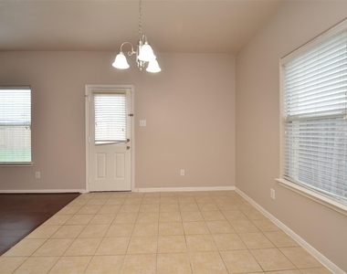 2707 Roaring Oaks Lane - Photo Thumbnail 20