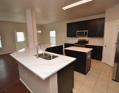 2707 Roaring Oaks Lane - Photo Thumbnail 11