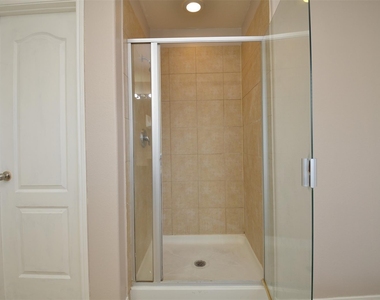 2707 Roaring Oaks Lane - Photo Thumbnail 23