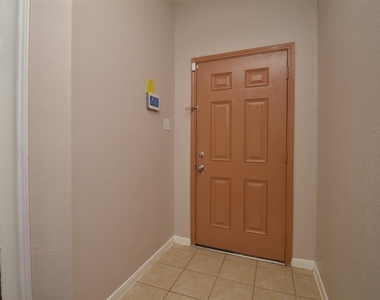 2707 Roaring Oaks Lane - Photo Thumbnail 4