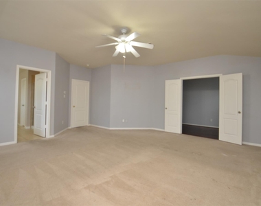 2707 Roaring Oaks Lane - Photo Thumbnail 26