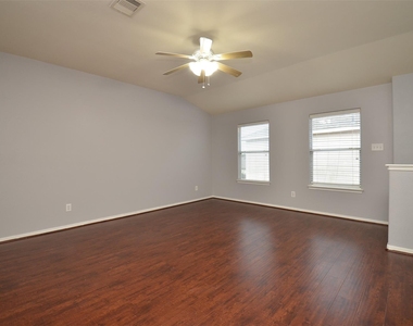 2707 Roaring Oaks Lane - Photo Thumbnail 17