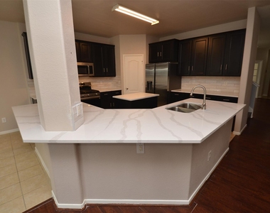 2707 Roaring Oaks Lane - Photo Thumbnail 9