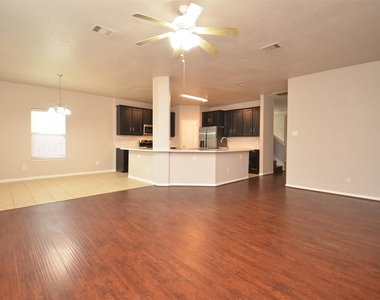 2707 Roaring Oaks Lane - Photo Thumbnail 15