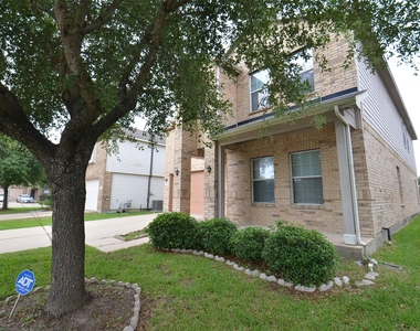 2707 Roaring Oaks Lane - Photo Thumbnail 3