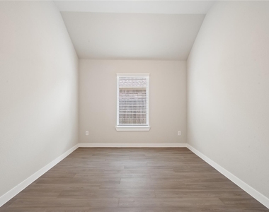 8635 Jetty Glen Drive - Photo Thumbnail 13