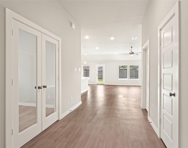 8635 Jetty Glen Drive - Photo Thumbnail 40