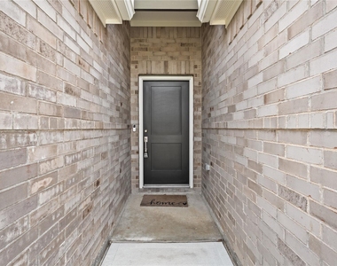 8635 Jetty Glen Drive - Photo Thumbnail 4