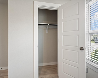 8635 Jetty Glen Drive - Photo Thumbnail 26