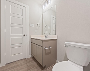 8635 Jetty Glen Drive - Photo Thumbnail 21