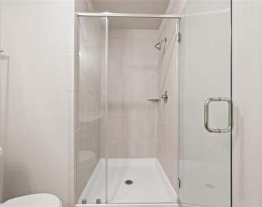 8635 Jetty Glen Drive - Photo Thumbnail 18