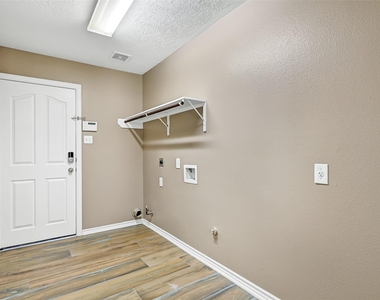 3603 Fir Hollow Way - Photo Thumbnail 19