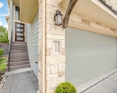 16207 Northern Cardinal Lane - Photo Thumbnail 4