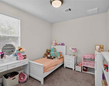 16207 Northern Cardinal Lane - Photo Thumbnail 12