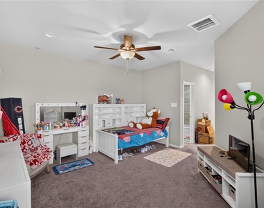 16207 Northern Cardinal Lane - Photo Thumbnail 11