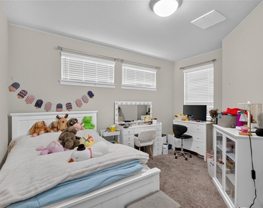 16207 Northern Cardinal Lane - Photo Thumbnail 8
