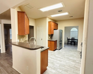 19130 Clevera Walk Lane - Photo Thumbnail 7