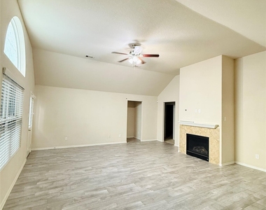 19130 Clevera Walk Lane - Photo Thumbnail 3