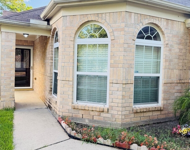 19130 Clevera Walk Lane - Photo Thumbnail 2