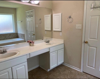 19130 Clevera Walk Lane - Photo Thumbnail 16