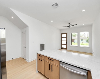 4607 Gunter Street - Photo Thumbnail 10