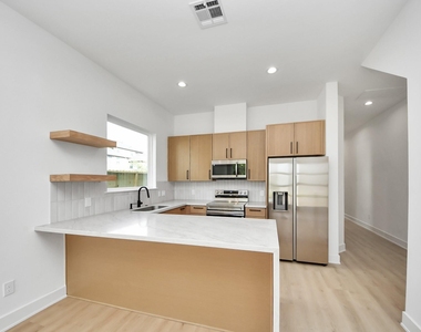 4607 Gunter Street - Photo Thumbnail 8
