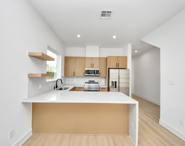 4607 Gunter Street - Photo Thumbnail 7