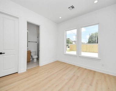 4607 Gunter Street - Photo Thumbnail 22