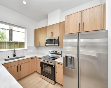 4607 Gunter Street - Photo Thumbnail 11