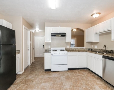 6807 Arrowchase Court - Photo Thumbnail 3