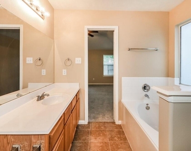 6807 Arrowchase Court - Photo Thumbnail 9