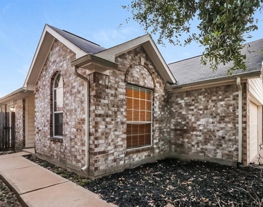 6807 Arrowchase Court - Photo Thumbnail 13