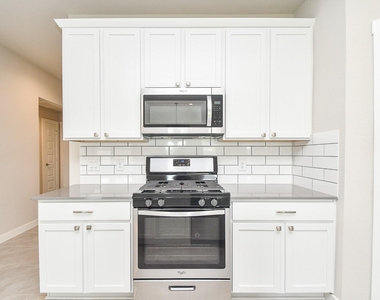 3831 Sparkman Lane - Photo Thumbnail 13