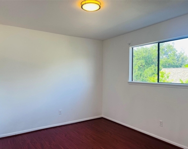 11123 Bandlon Drive - Photo Thumbnail 6